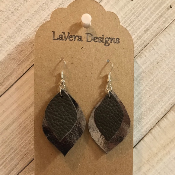 Faux and Genuine Handmade Earrings. - Picture 1 of 2